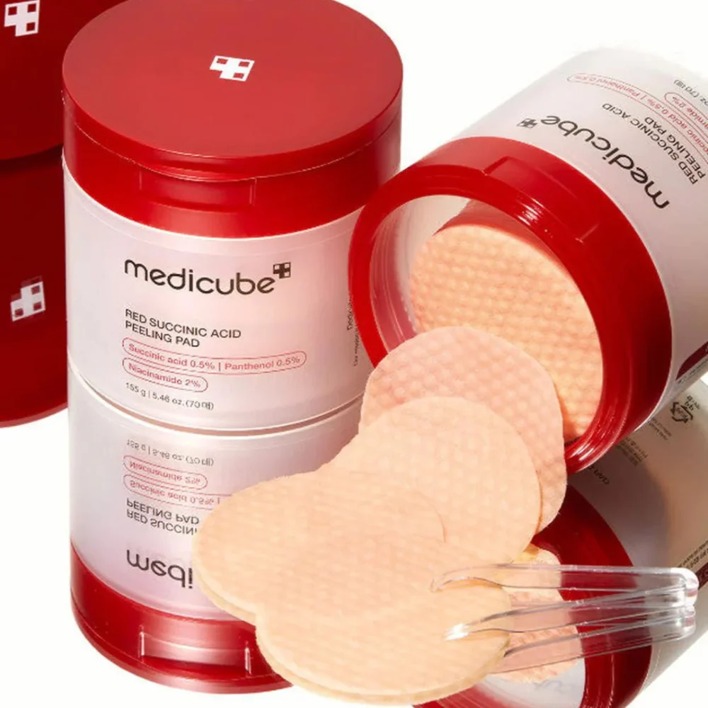 MEDICUBE Red Succinic Acid Exfoliating Facial Peeling Pads